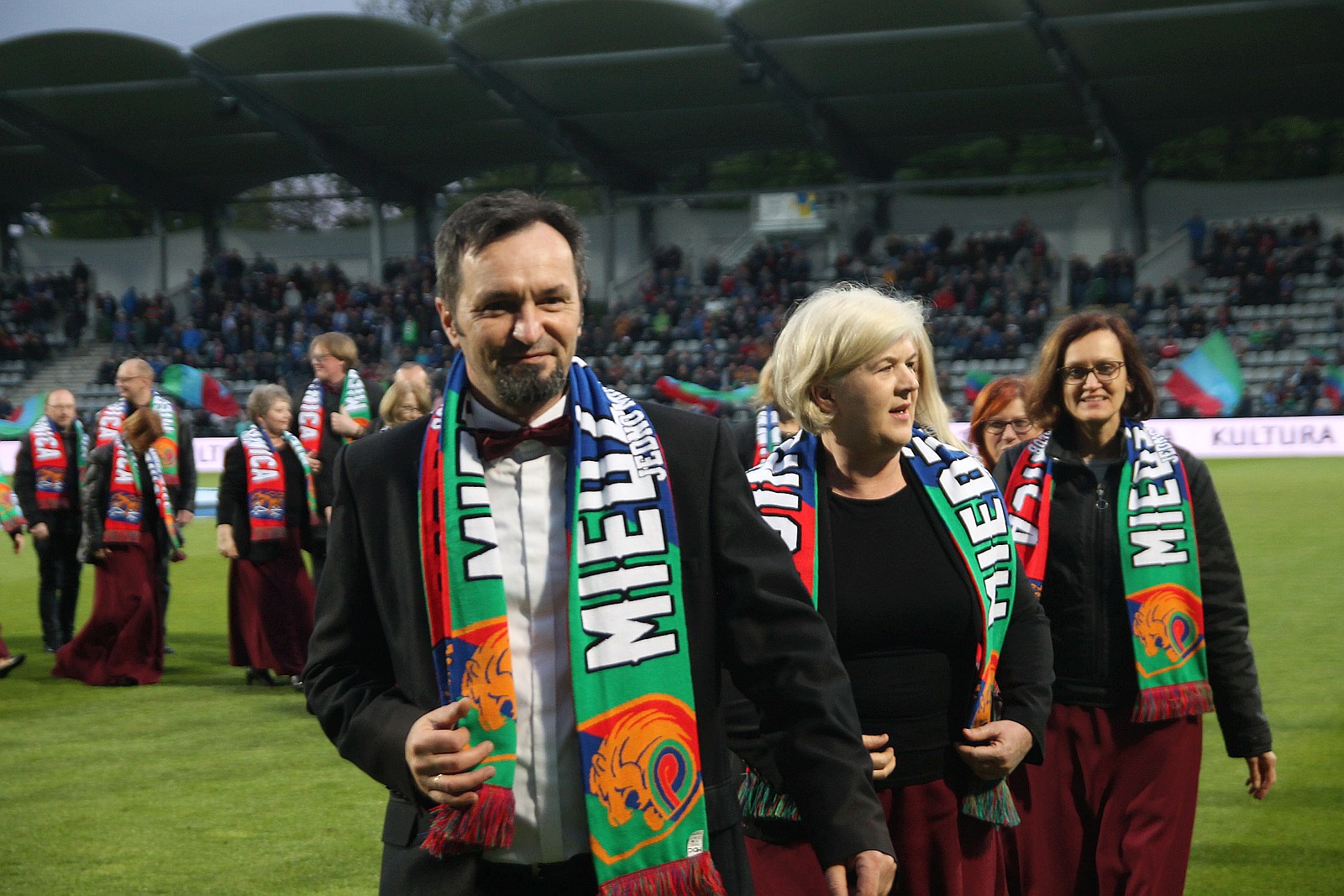 Kibice podczas meczu Miedzi Legnica ze Śląskiem Wrocław