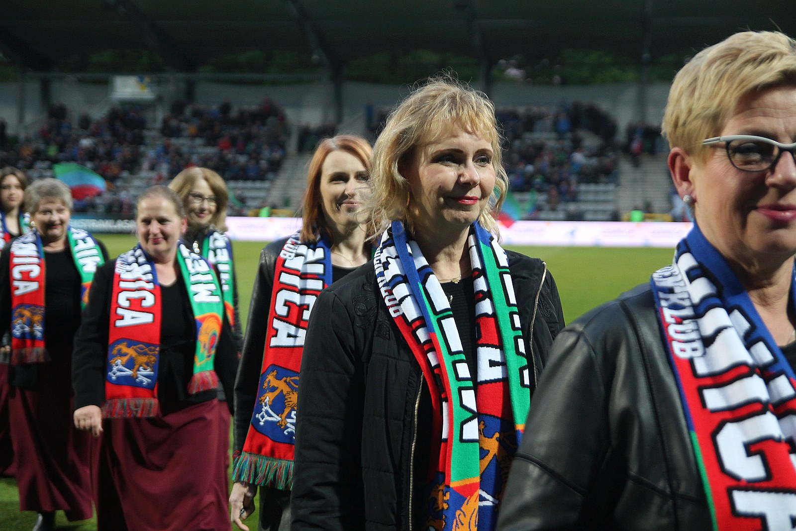 Kibice podczas meczu Miedzi Legnica ze Śląskiem Wrocław