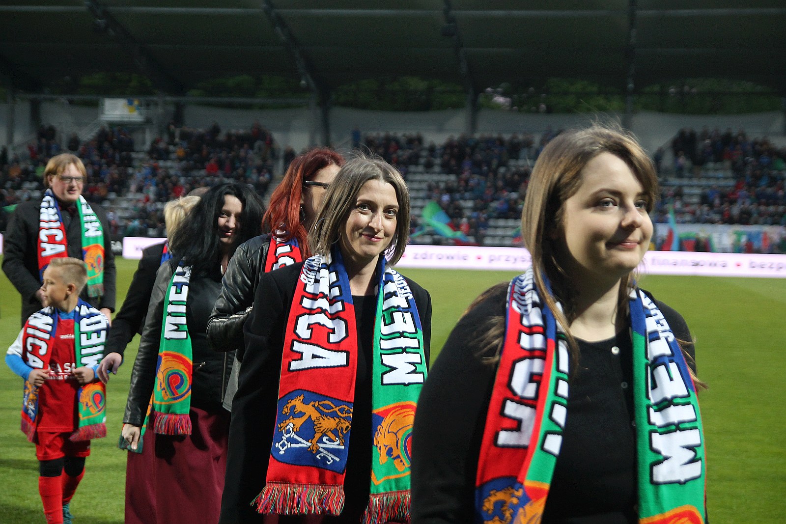 Kibice podczas meczu Miedzi Legnica ze Śląskiem Wrocław