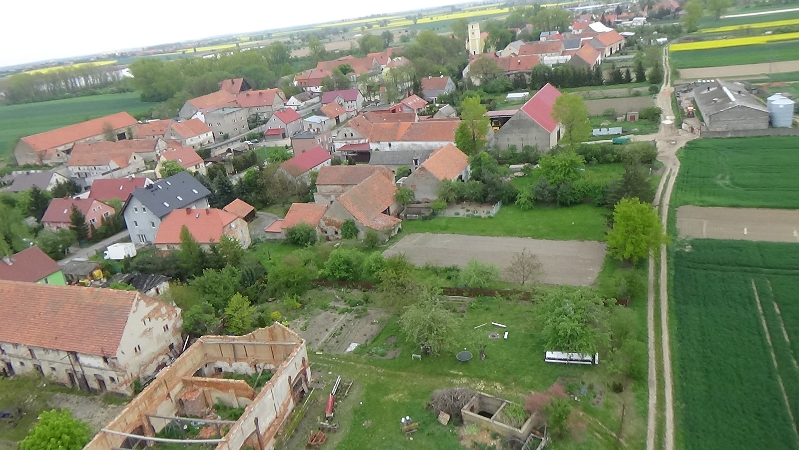 Koskowice z lotu ptaka. Zobacz jak wyglądają na wiosnę