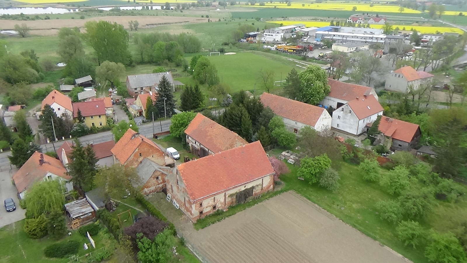 Koskowice z lotu ptaka. Zobacz jak wyglądają na wiosnę