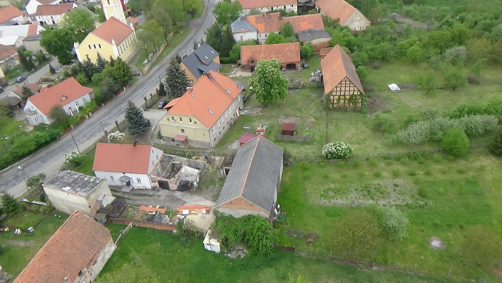 Koskowice z lotu ptaka. Zobacz jak wyglądają na wiosnę
