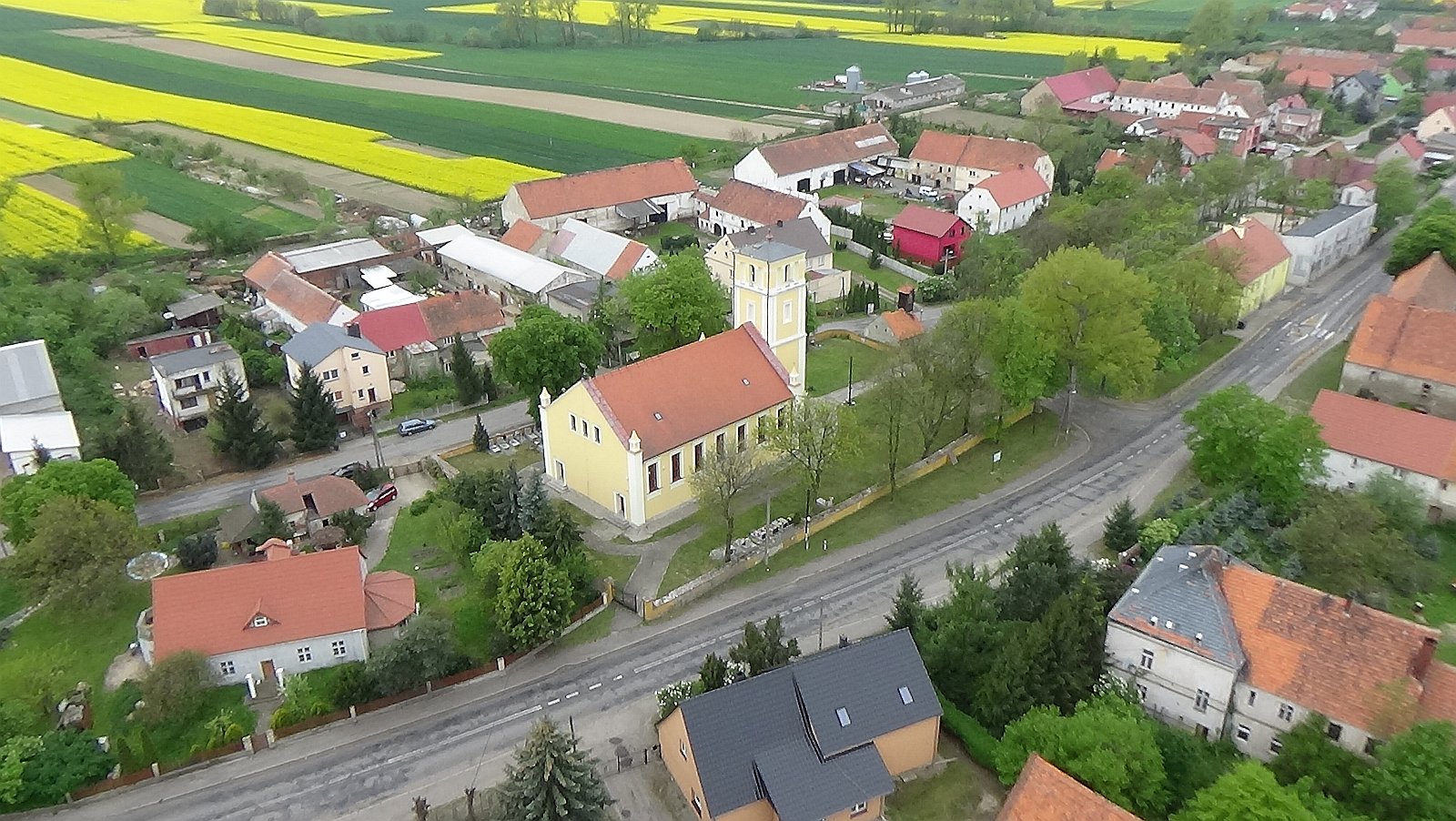 Koskowice z lotu ptaka. Zobacz jak wyglądają na wiosnę