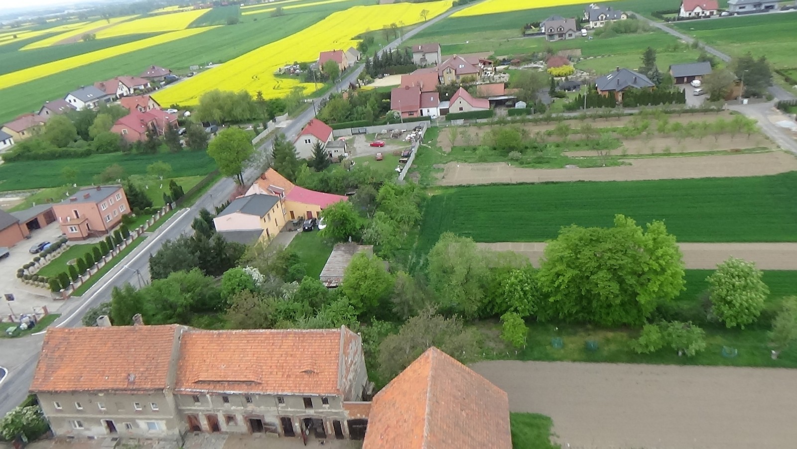 Koskowice z lotu ptaka. Zobacz jak wyglądają na wiosnę