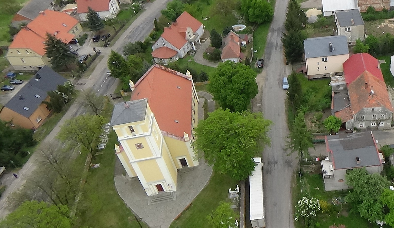 Koskowice z lotu ptaka. Zobacz jak wyglądają na wiosnę