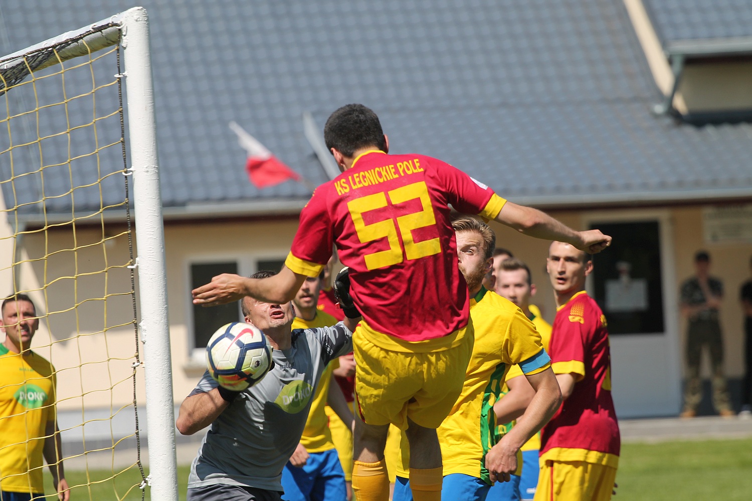 Okręgówka: KS Legnickie Pole - Zryw Kłębanowice 3:0