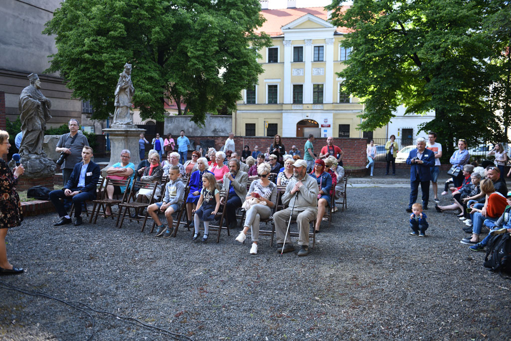 Od „kropli deszczu” zaczęła się Noc Muzealna w Legnicy