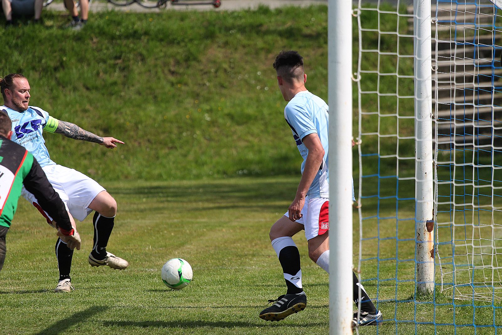 Klasa B: Błękitni Koskowice - Gama Ujazd Górny 11:2 (5:1)

