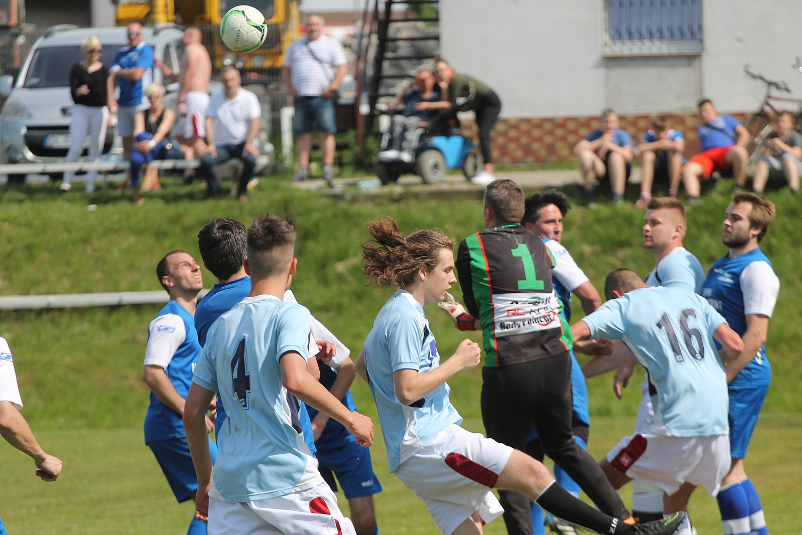 Klasa B: Błękitni Koskowice - Gama Ujazd Górny 11:2 (5:1)

