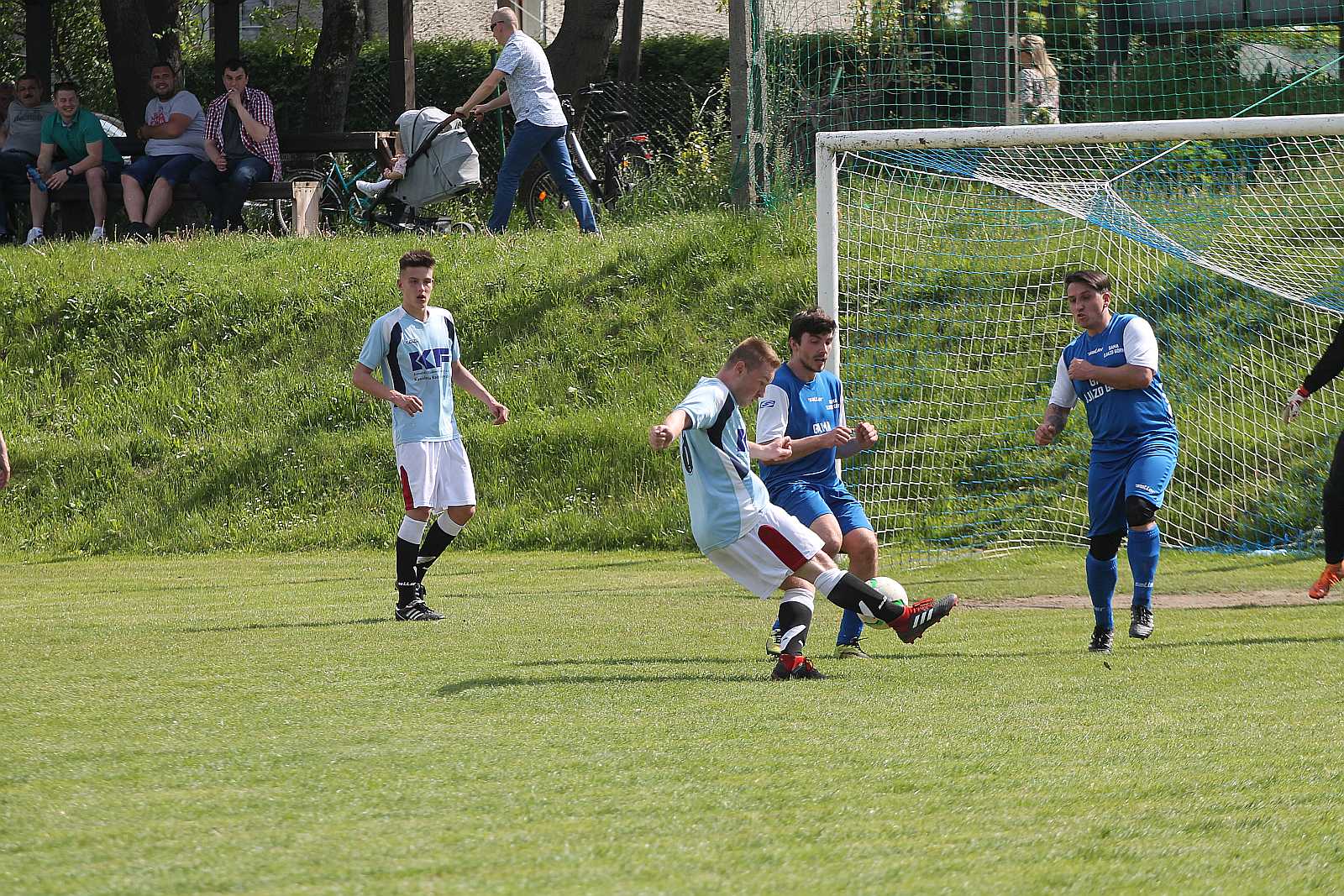 Klasa B: Błękitni Koskowice - Gama Ujazd Górny 11:2 (5:1)

