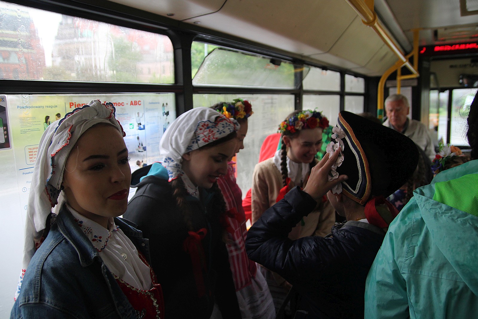 
Śpiewające autobusy miejskie z okazji Legnicy Cantat