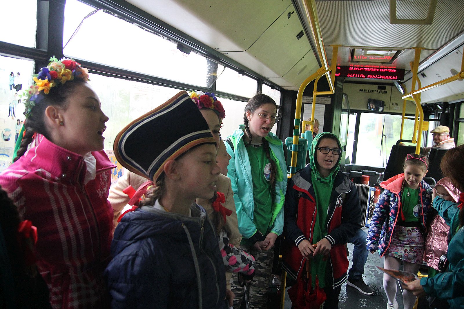 
Śpiewające autobusy miejskie z okazji Legnicy Cantat