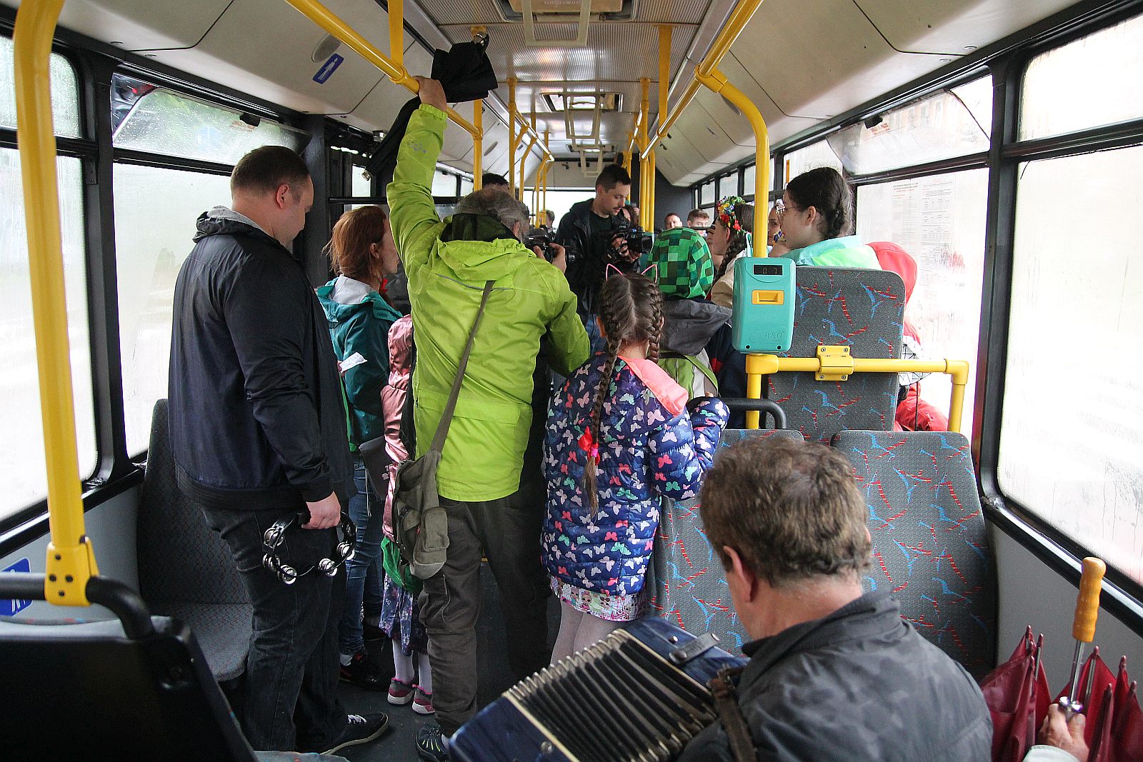 
Śpiewające autobusy miejskie z okazji Legnicy Cantat