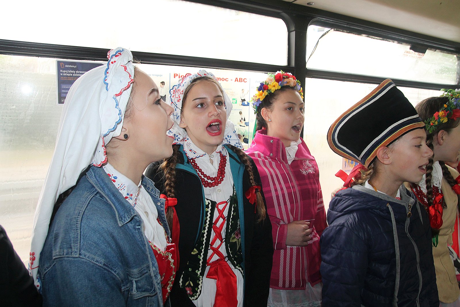 
Śpiewające autobusy miejskie z okazji Legnicy Cantat