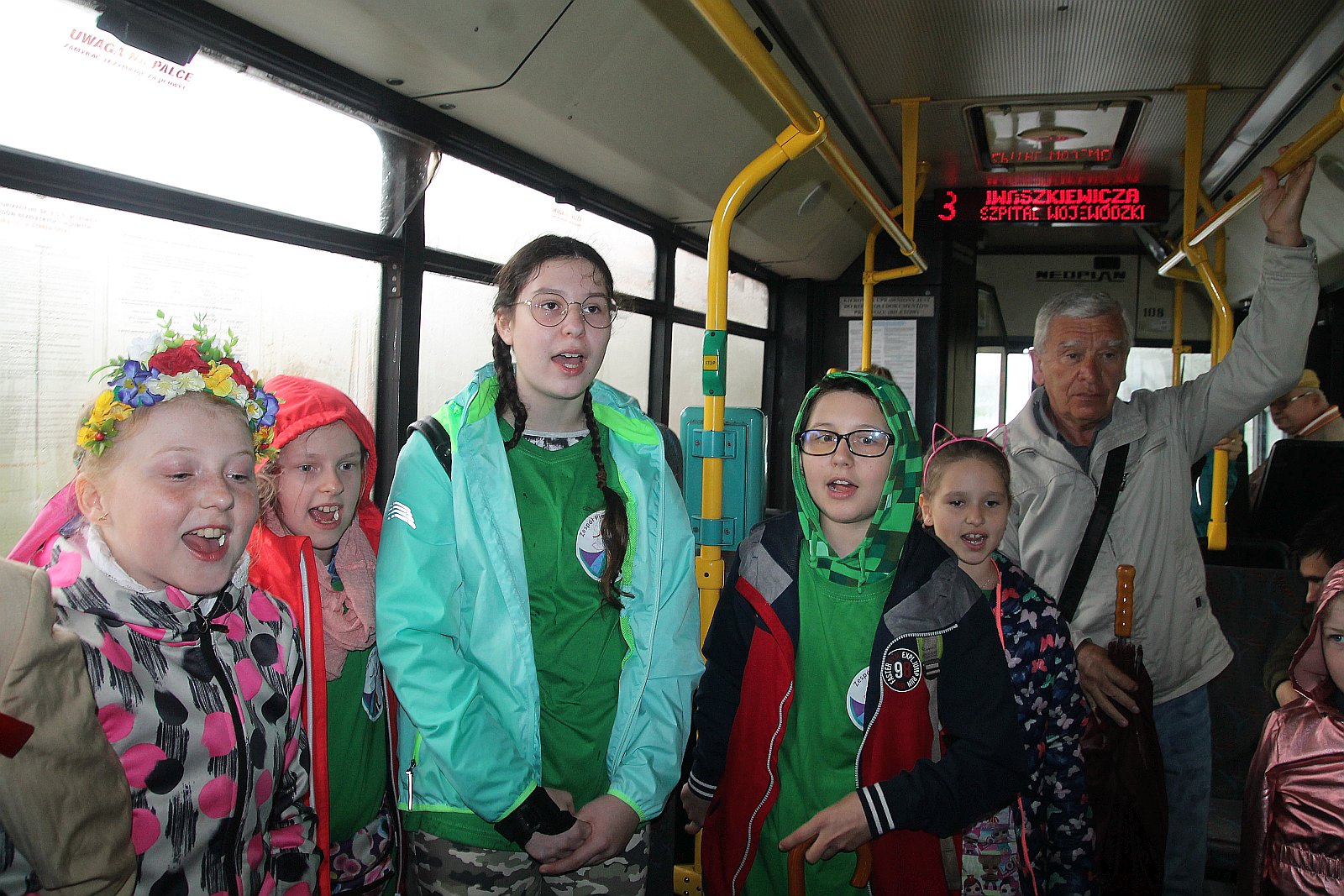 
Śpiewające autobusy miejskie z okazji Legnicy Cantat