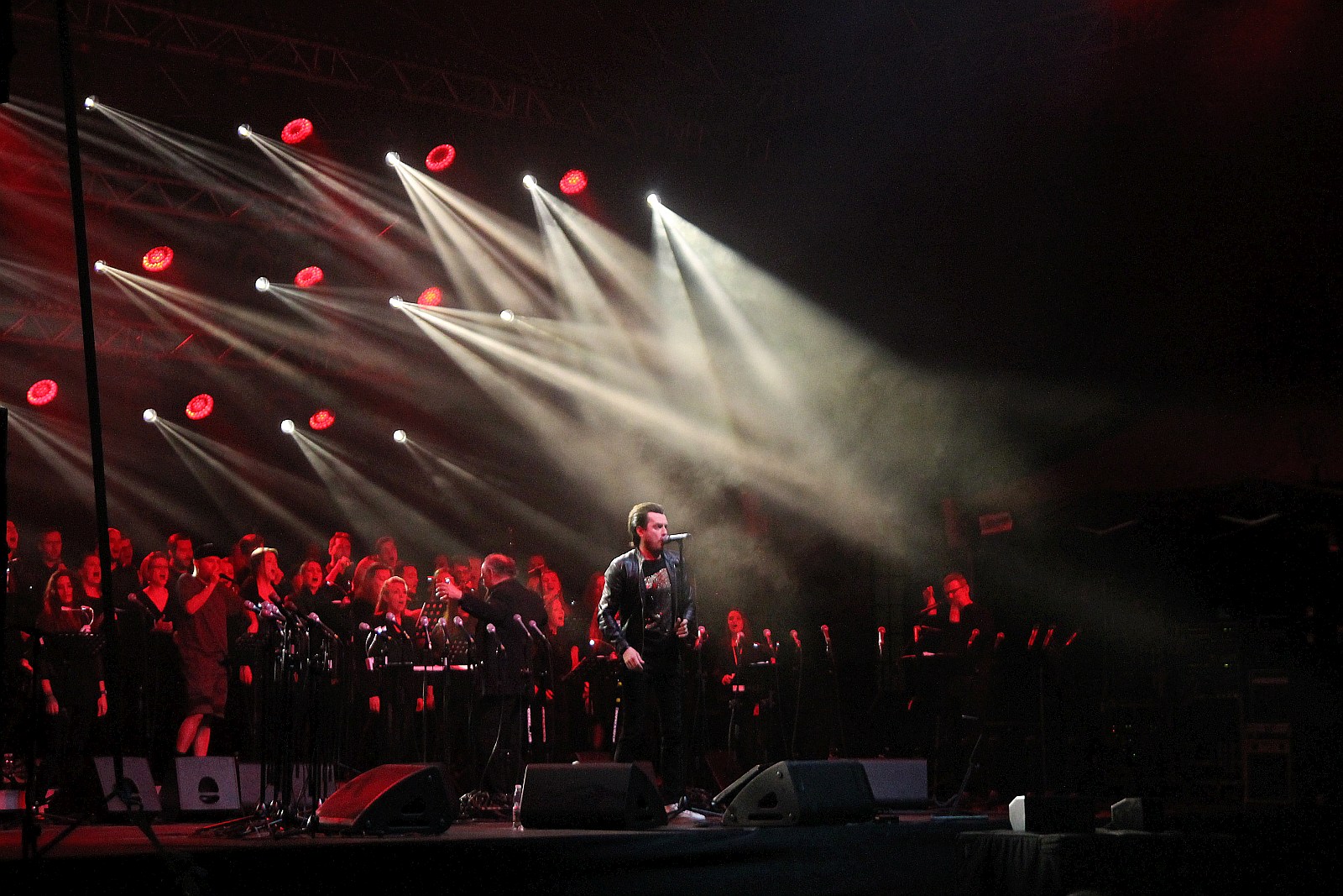 Niezwykły pełen gwiazd koncert na dziedzińcu Akademii Rycerskiej