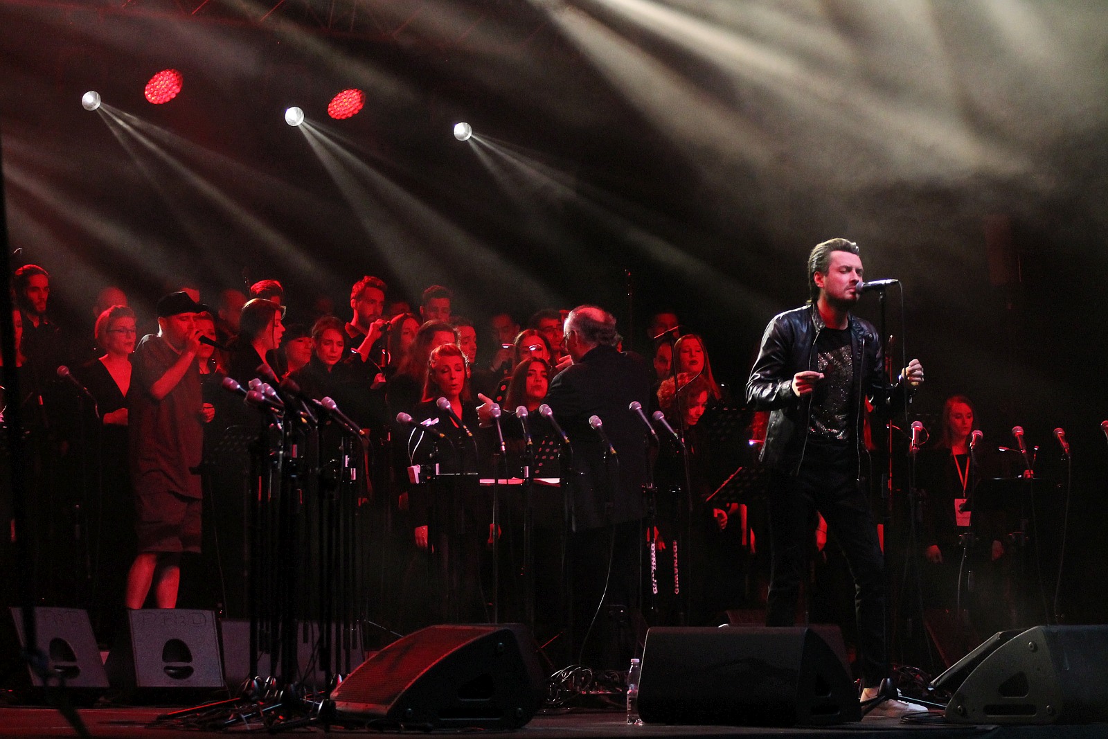 Niezwykły pełen gwiazd koncert na dziedzińcu Akademii Rycerskiej