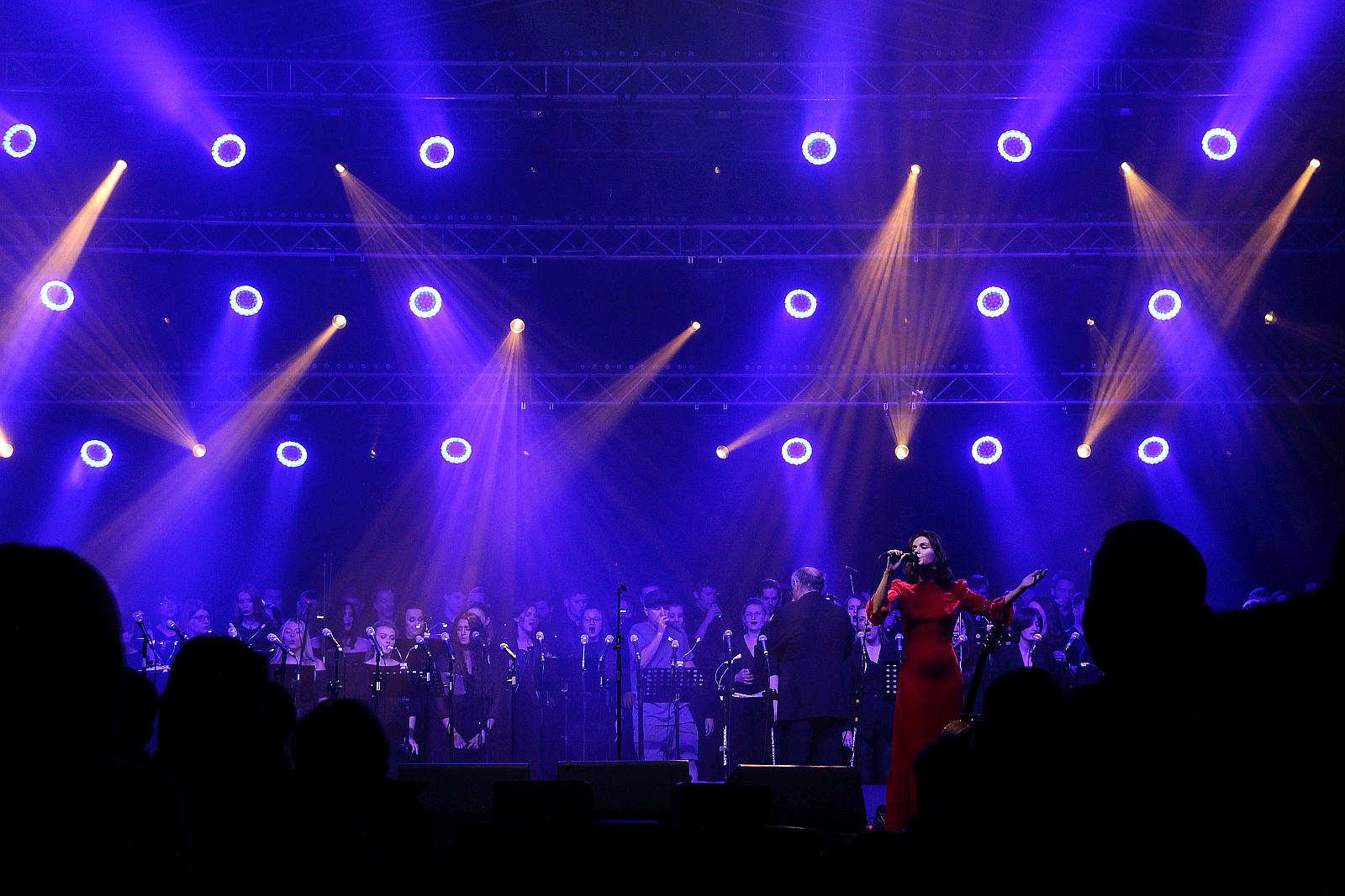 Niezwykły pełen gwiazd koncert na dziedzińcu Akademii Rycerskiej