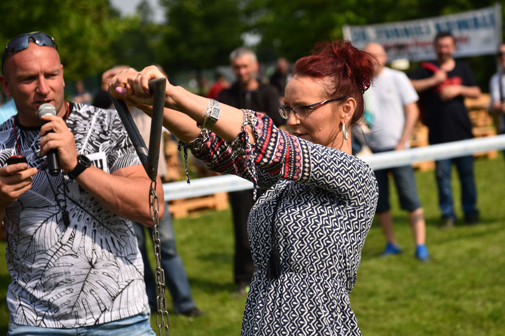 Rozpoczęło się kucie w Parku Miejskim. Trwa Turniej Kowali