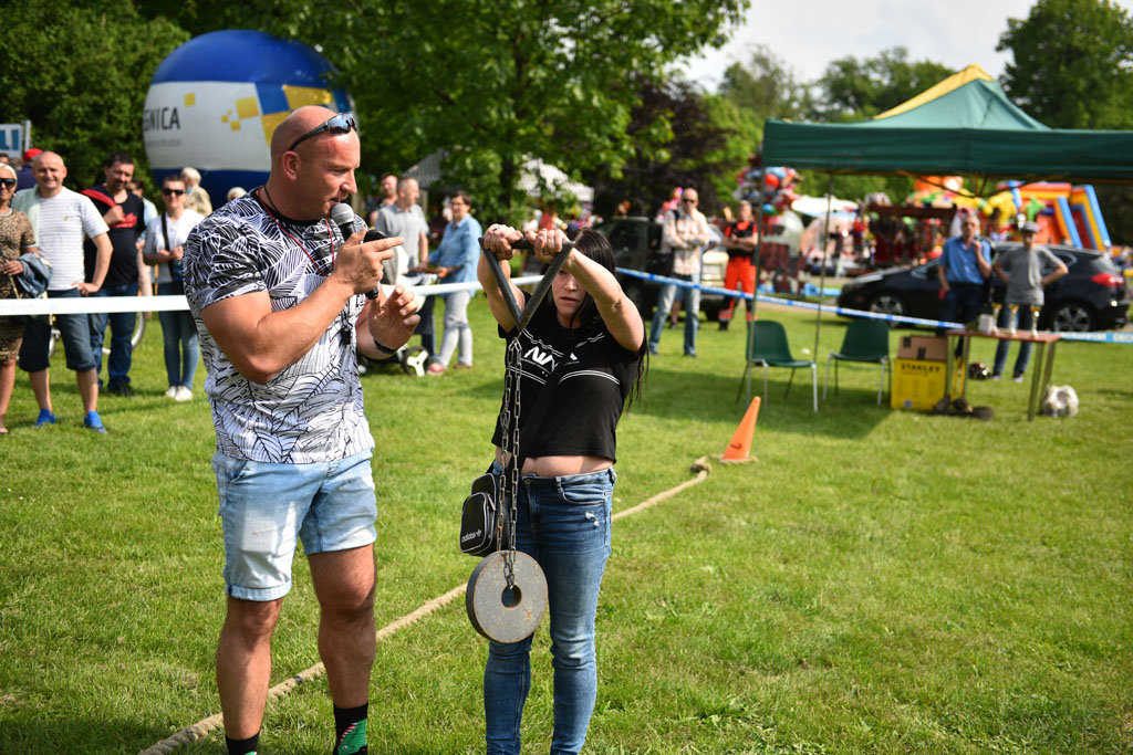 Rozpoczęło się kucie w Parku Miejskim. Trwa Turniej Kowali