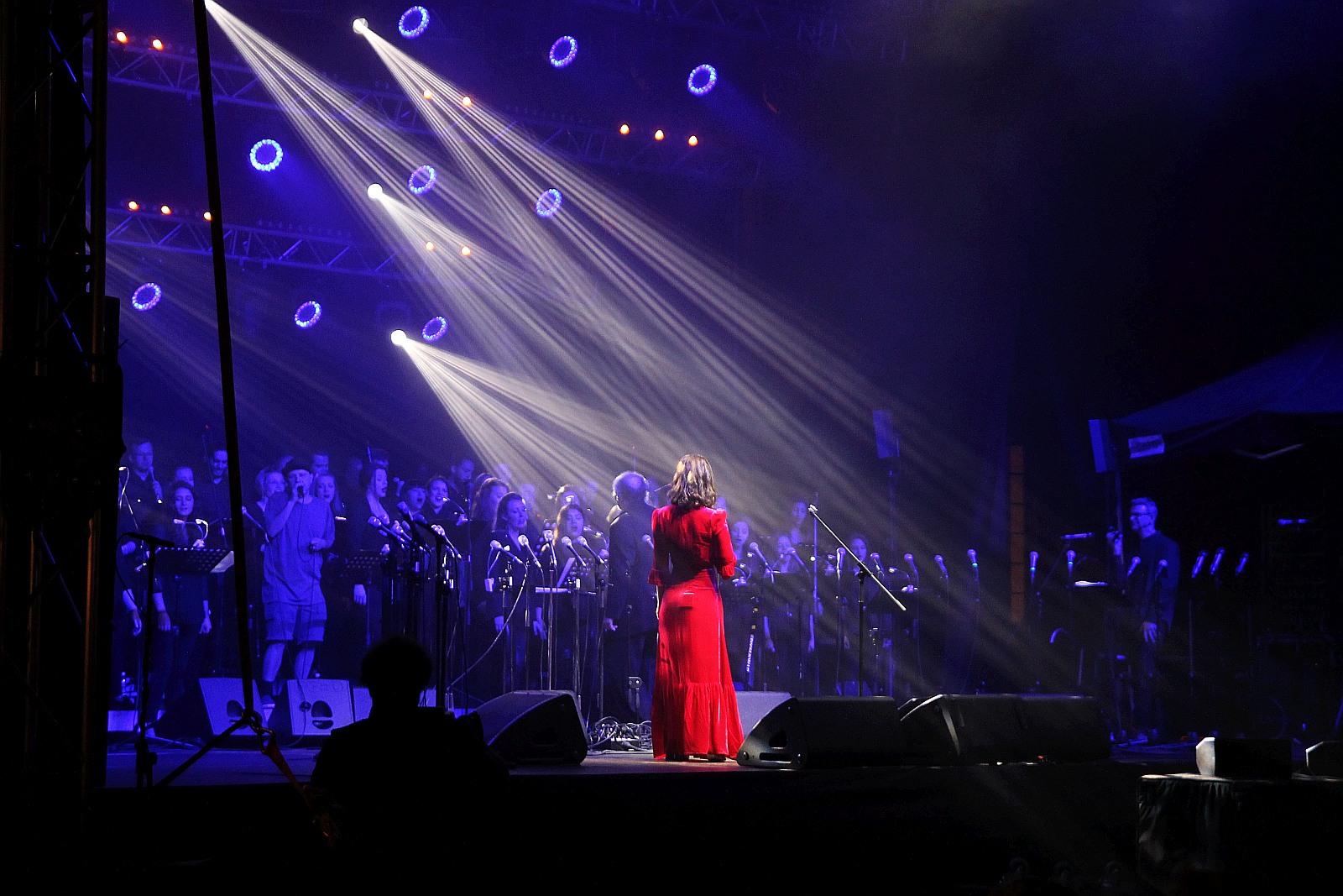Niezwykły pełen gwiazd koncert na dziedzińcu Akademii Rycerskiej