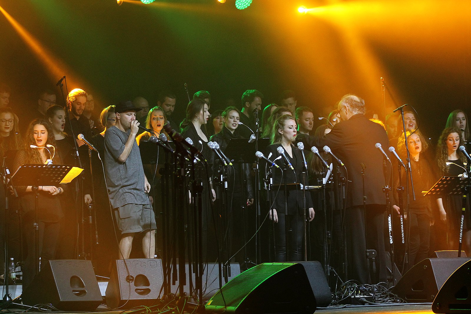 Niezwykły pełen gwiazd koncert na dziedzińcu Akademii Rycerskiej