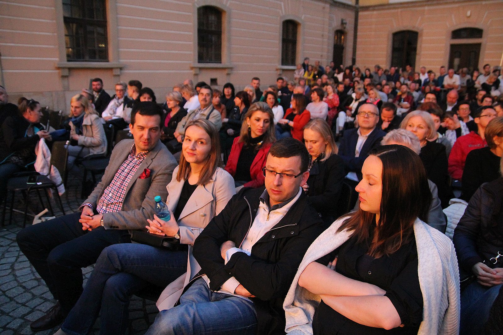 Niezwykły pełen gwiazd koncert na dziedzińcu Akademii Rycerskiej