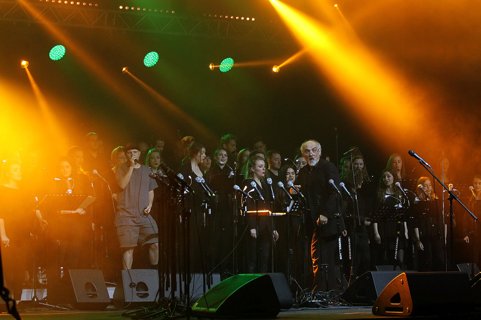 Niezwykły pełen gwiazd koncert na dziedzińcu Akademii Rycerskiej