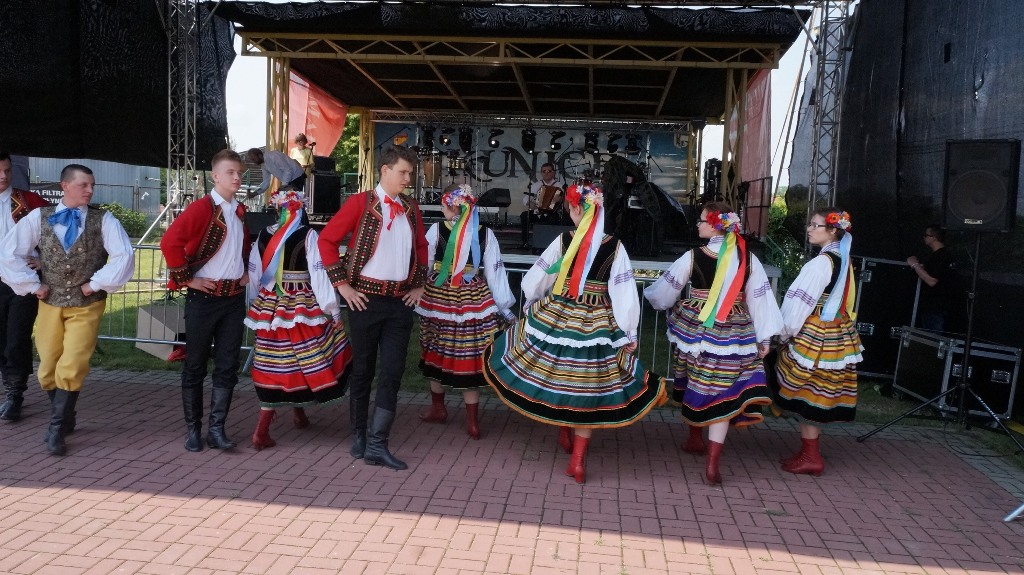 Lokalni artyści pokazali umiejętności taneczne i wokalne