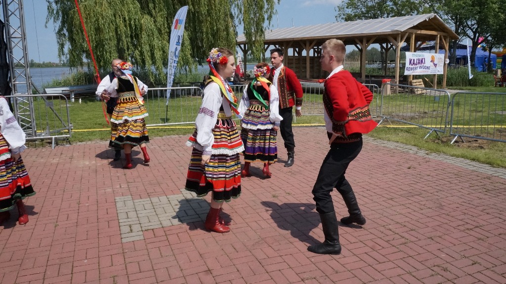 Lokalni artyści pokazali umiejętności taneczne i wokalne