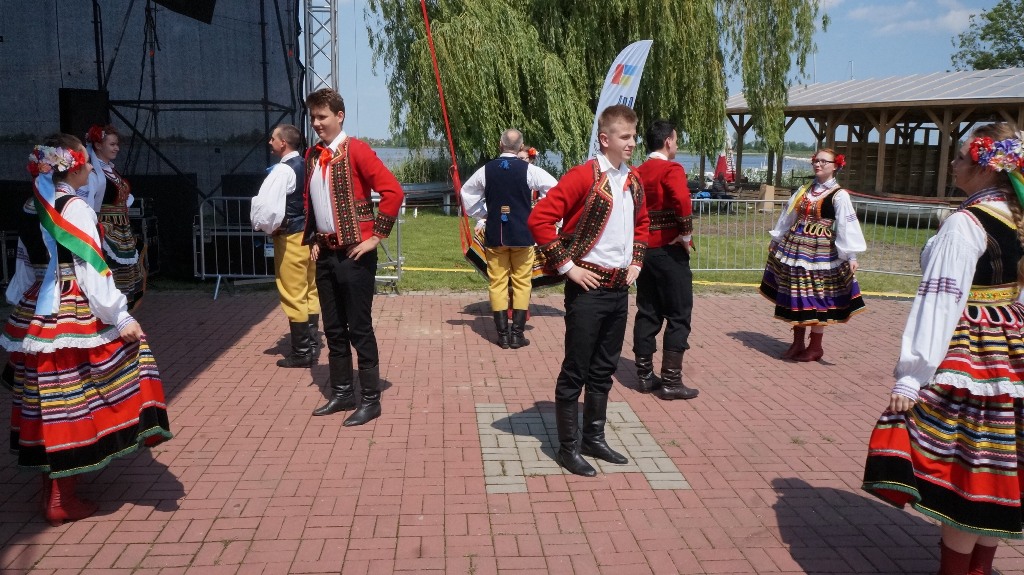 Lokalni artyści pokazali umiejętności taneczne i wokalne