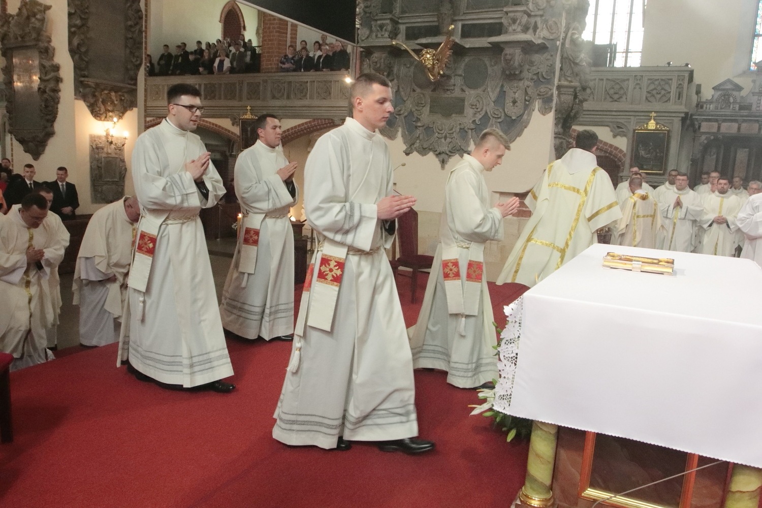 Święcenia w katedrze. Diecezja na czterech nowych księży