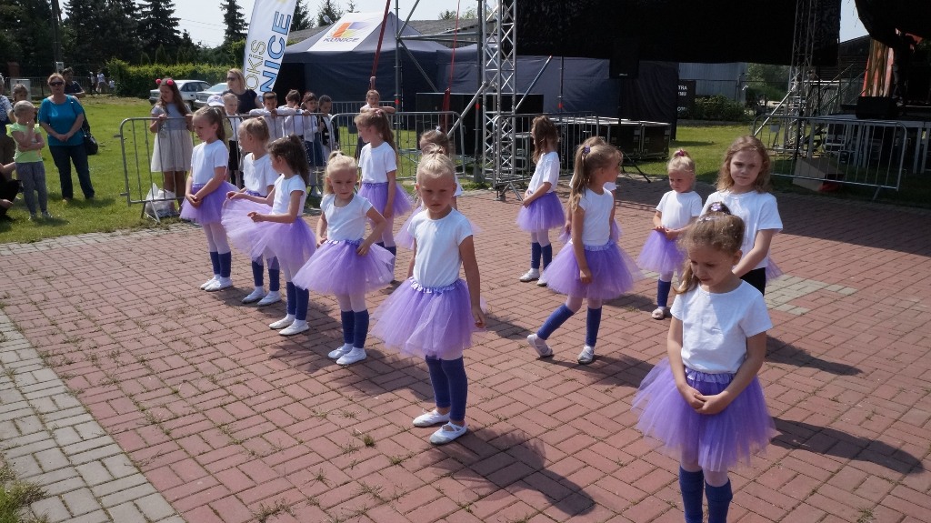 Lokalni artyści pokazali umiejętności taneczne i wokalne