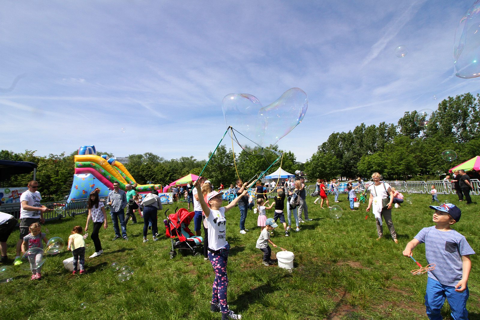 Festiwal Baniek Mydlanych. Bawiły się dzieci, bawili dorośli