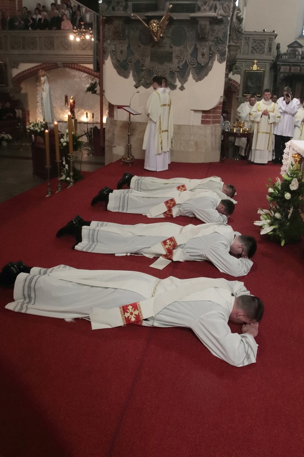Święcenia w katedrze. Diecezja na czterech nowych księży