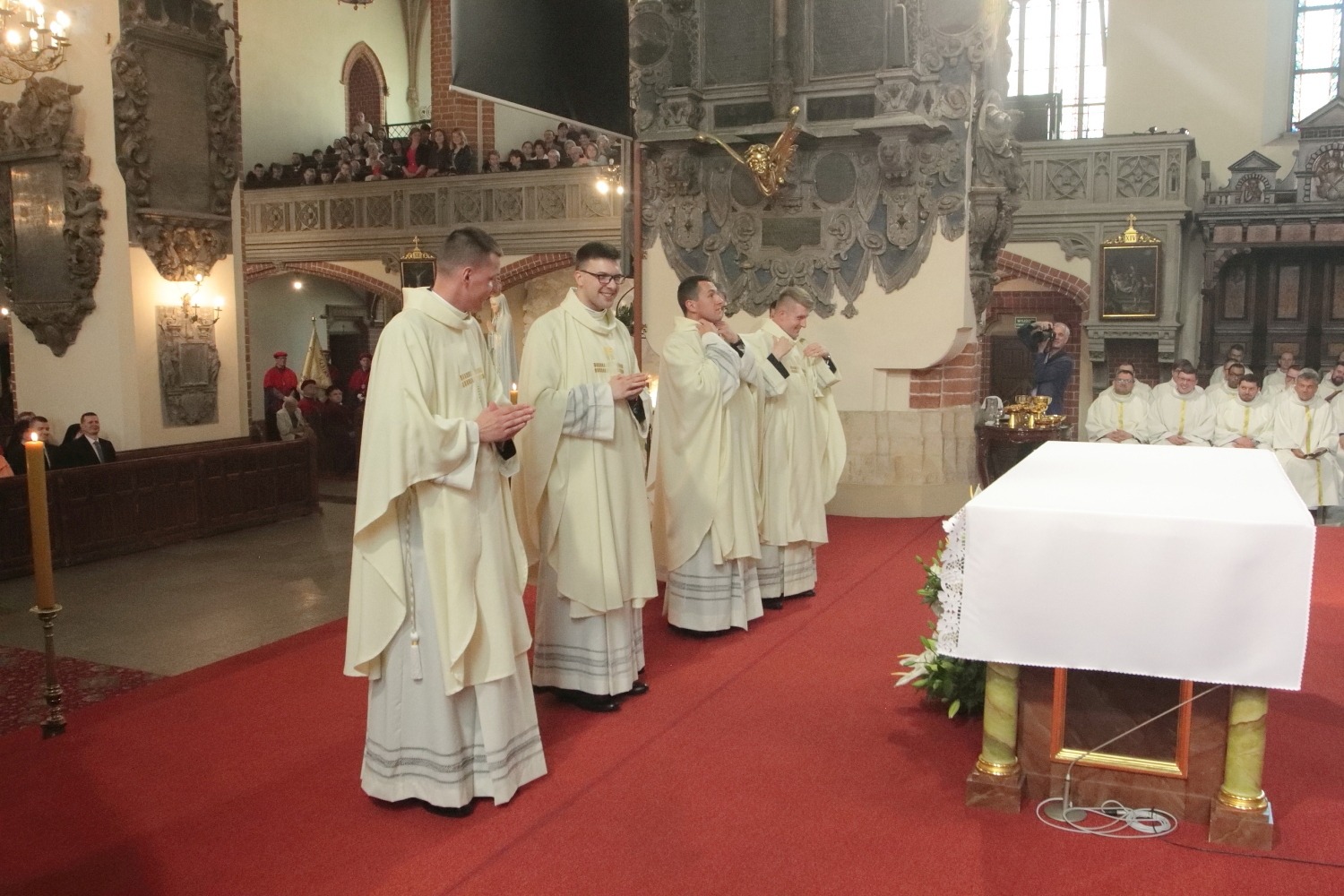 Święcenia w katedrze. Diecezja na czterech nowych księży