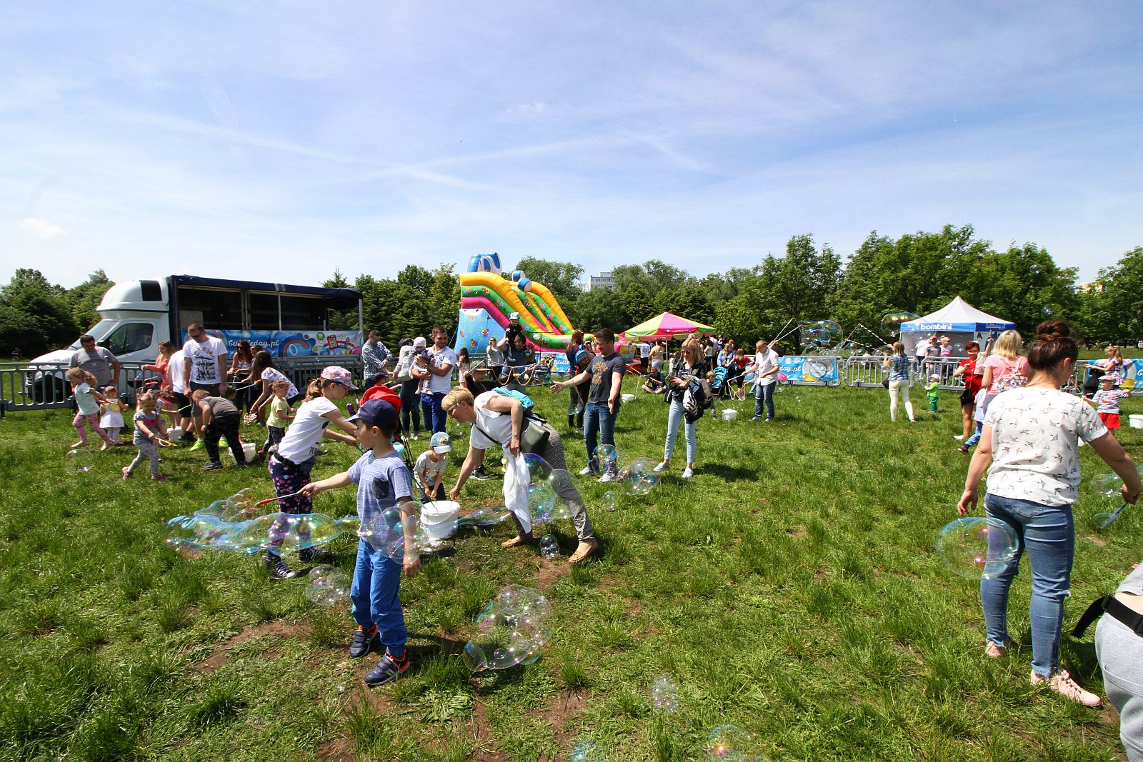 Festiwal Baniek Mydlanych. Bawiły się dzieci, bawili dorośli