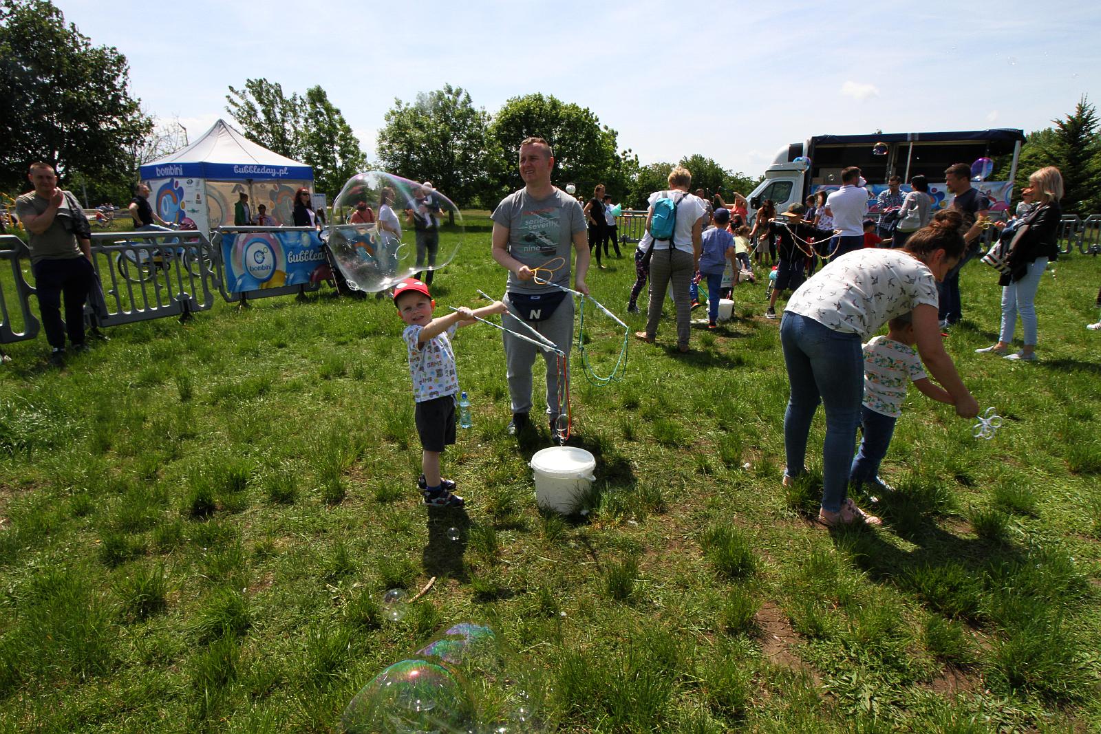 Festiwal Baniek Mydlanych. Bawiły się dzieci, bawili dorośli