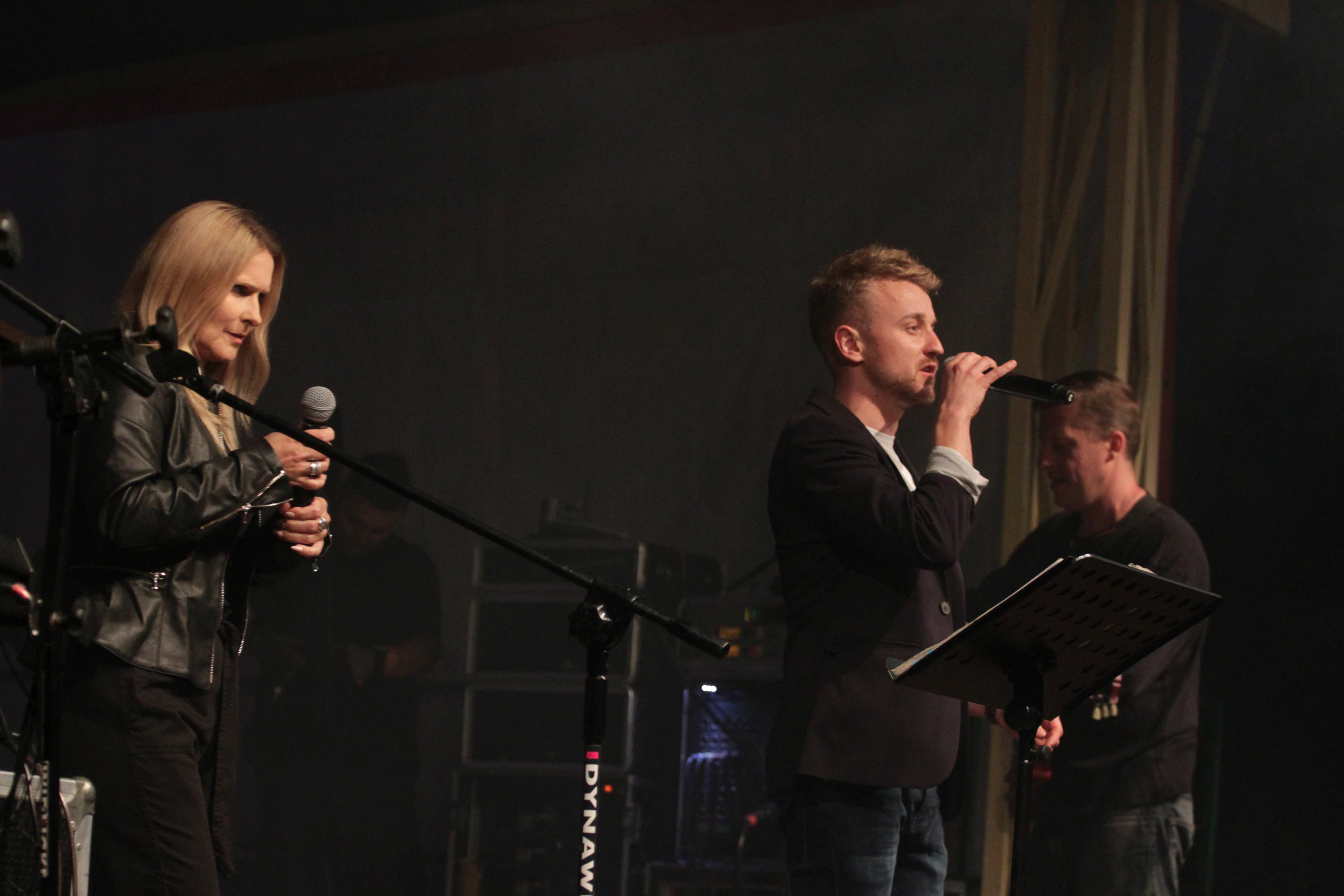 Mesajah i Raz 2 – Tribute to Maanam porwały do śpiewu i tańca