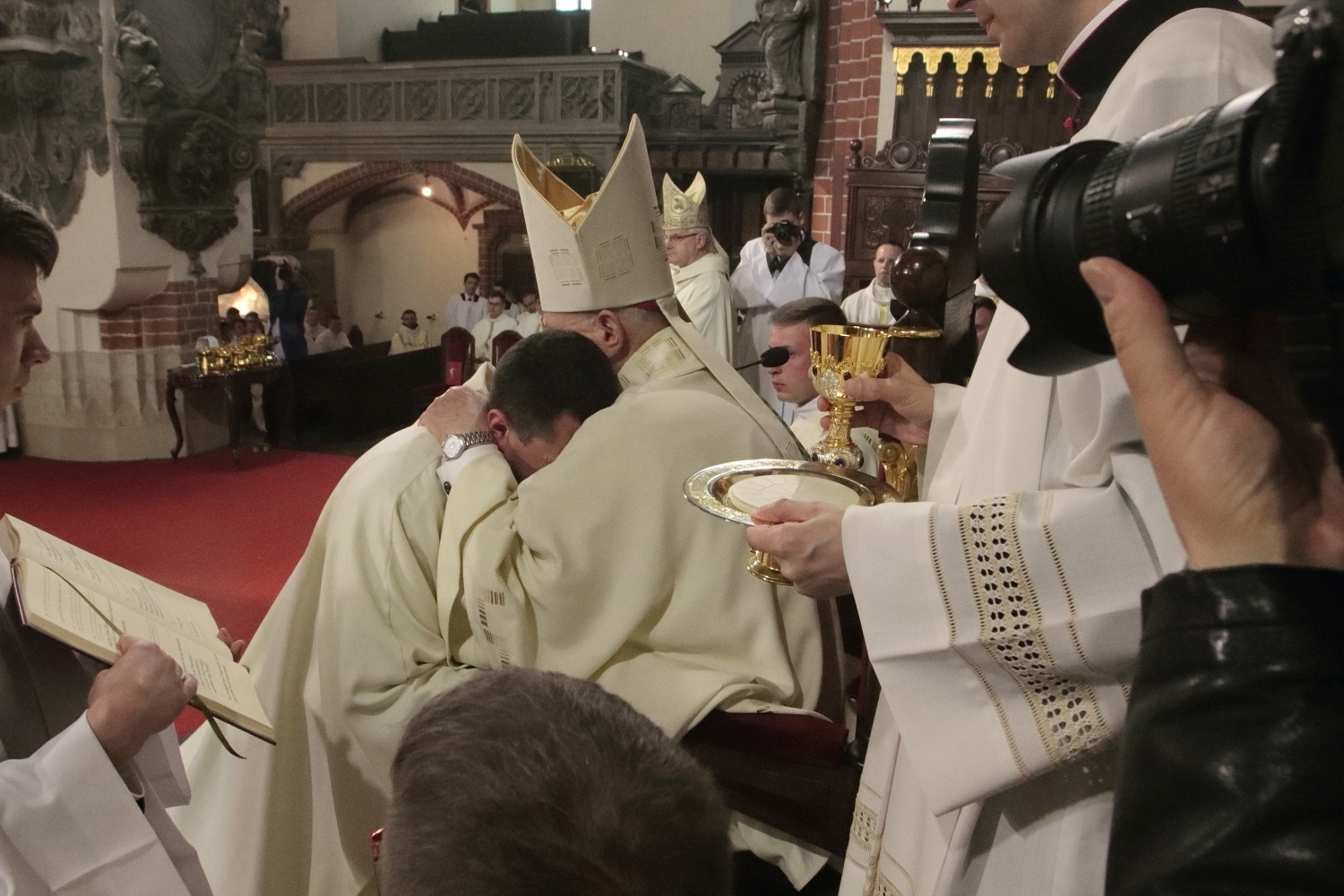 Święcenia w katedrze. Diecezja na czterech nowych księży