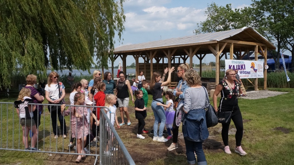 Lokalni artyści pokazali umiejętności taneczne i wokalne