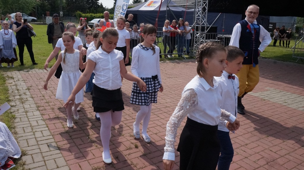 Lokalni artyści pokazali umiejętności taneczne i wokalne