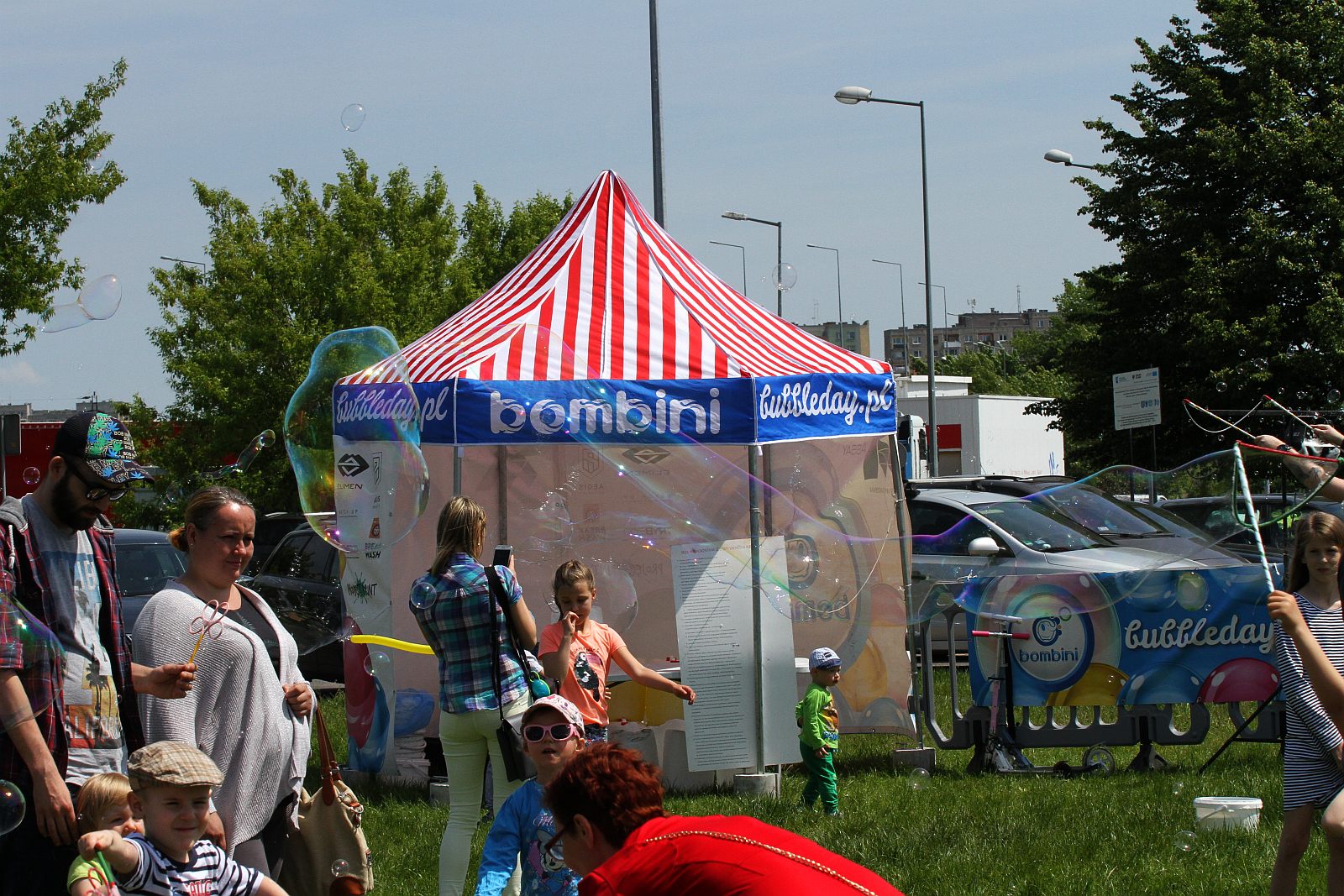 Festiwal Baniek Mydlanych. Bawiły się dzieci, bawili dorośli
