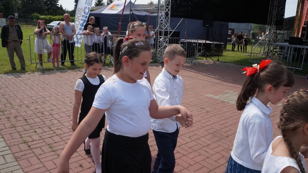 Lokalni artyści pokazali umiejętności taneczne i wokalne
