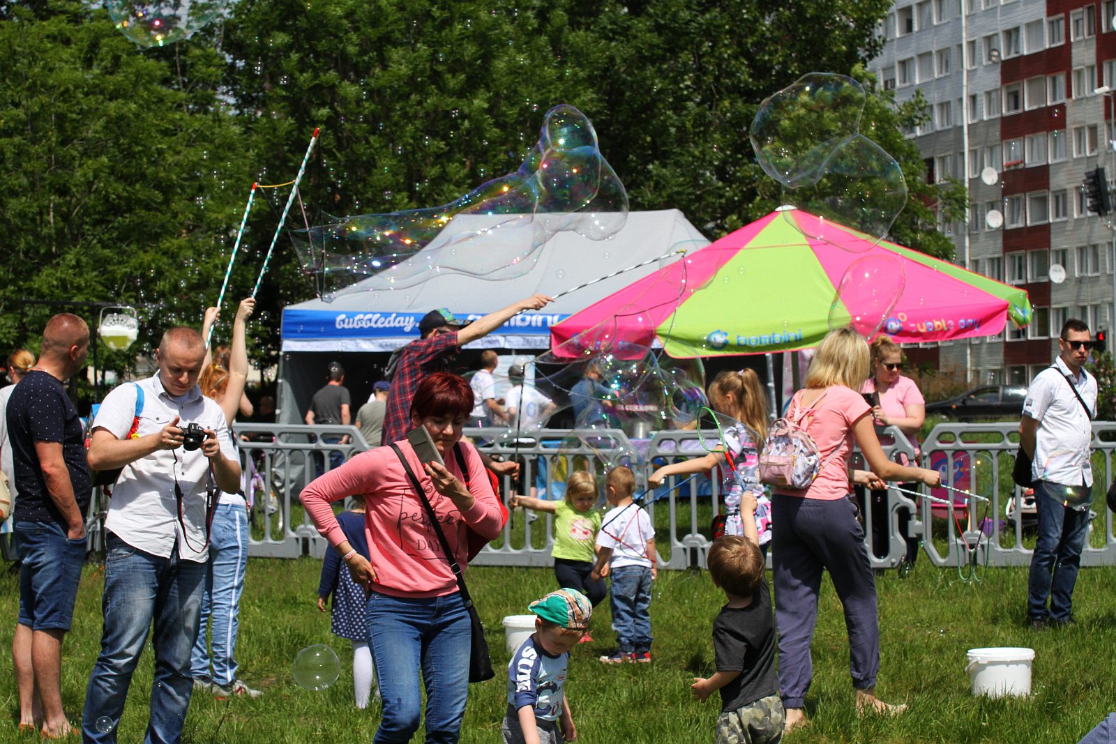 Festiwal Baniek Mydlanych. Bawiły się dzieci, bawili dorośli