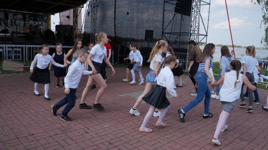 Lokalni artyści pokazali umiejętności taneczne i wokalne