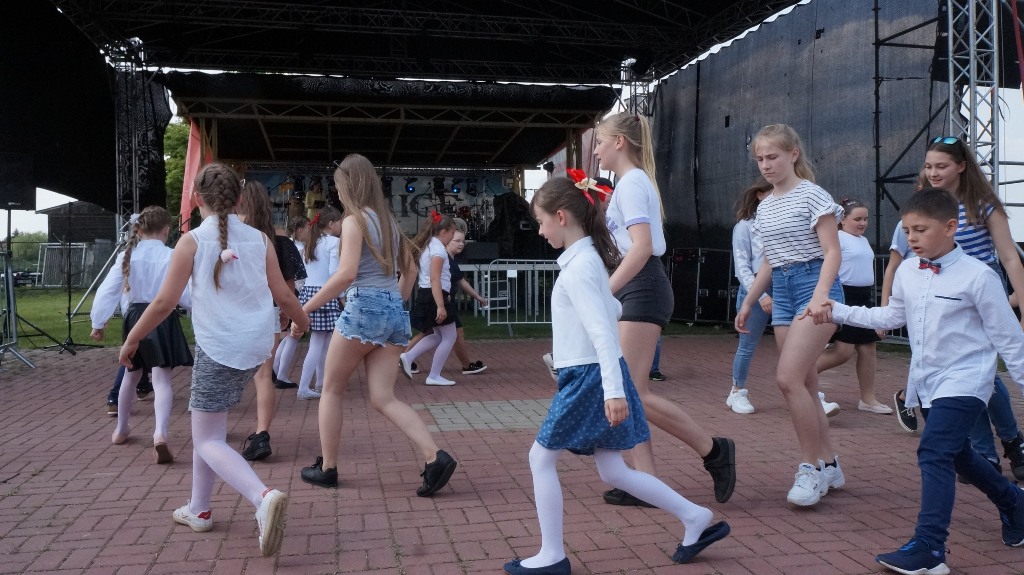 Lokalni artyści pokazali umiejętności taneczne i wokalne