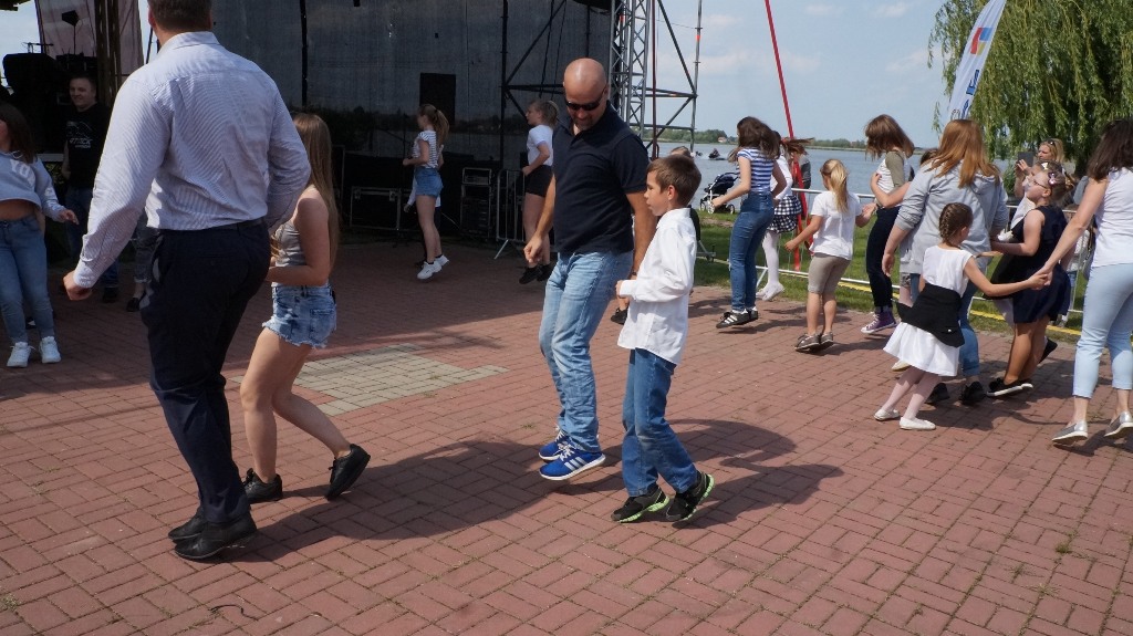 Lokalni artyści pokazali umiejętności taneczne i wokalne