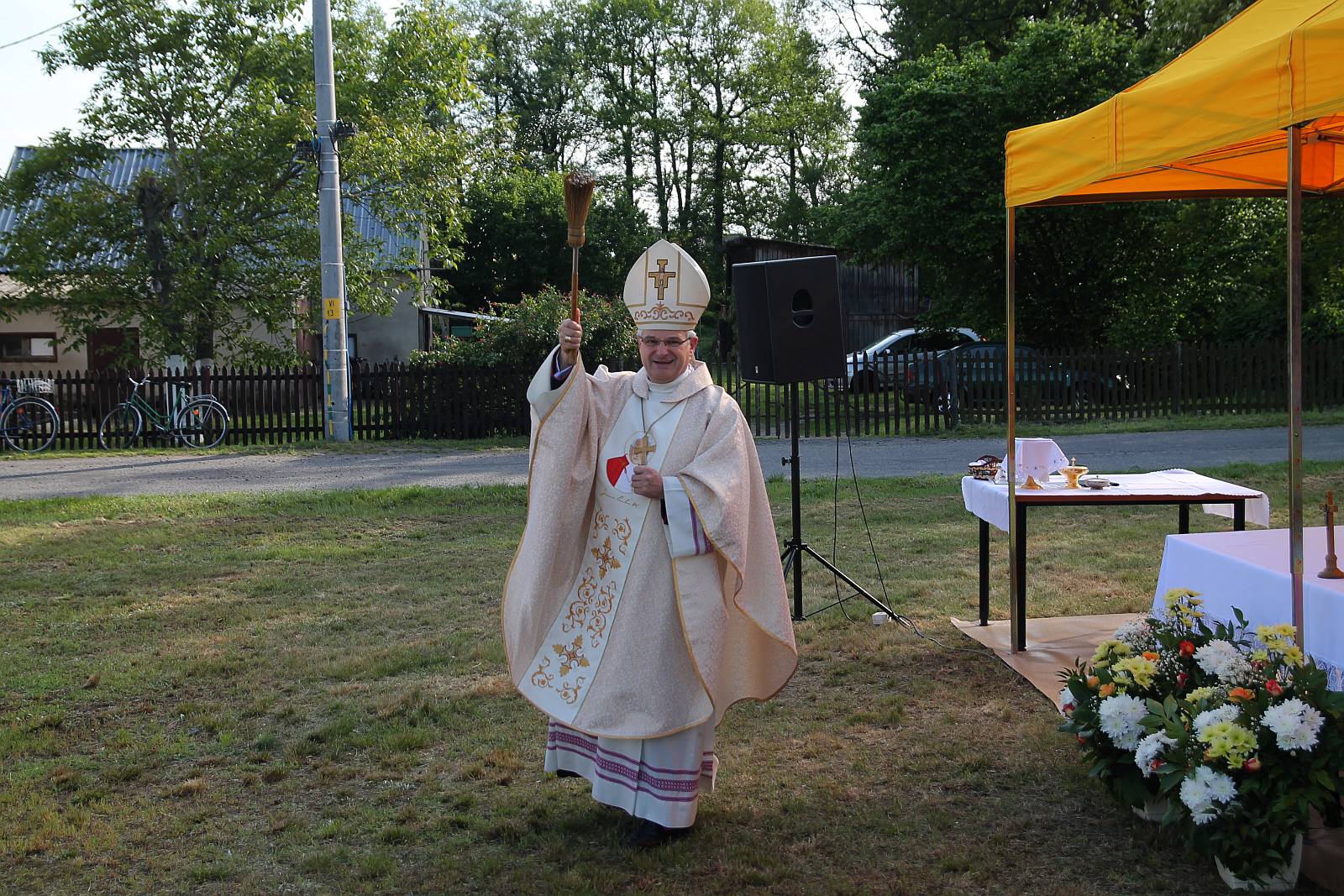 Poświęcenie kamienia węgielnego pod budowę kościoła