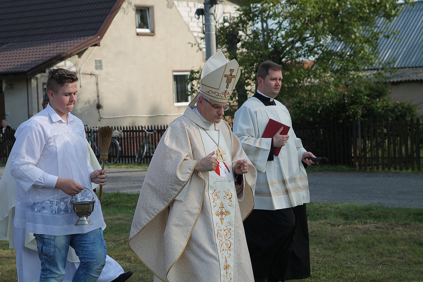 Poświęcenie kamienia węgielnego pod budowę kościoła